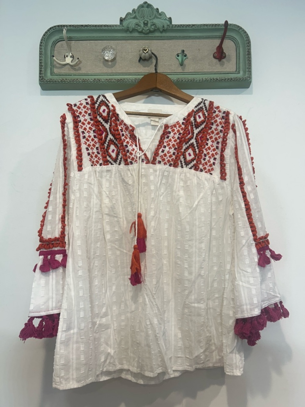 Chico's women’s White Peasant boho Blouse Pink & Orange Embroidery tassels new M